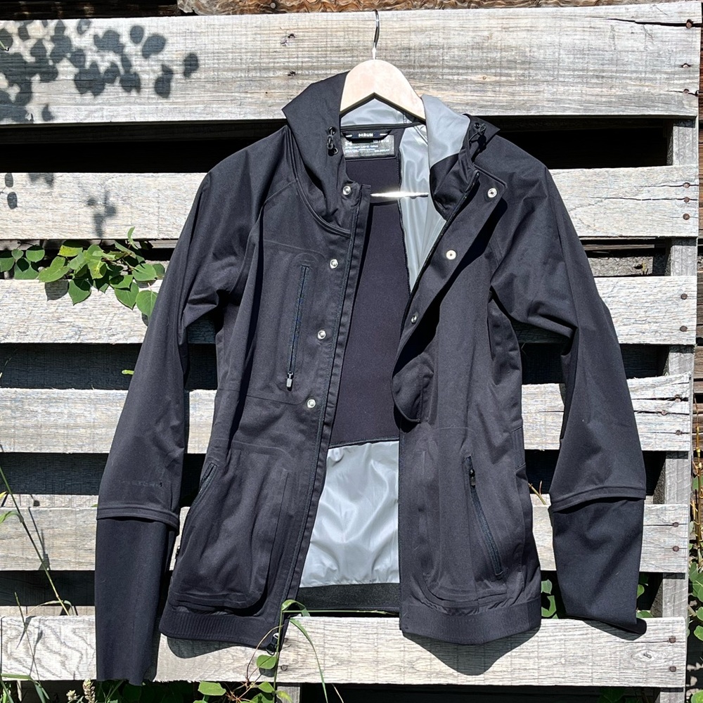 Black Under Armour rain jacket with hood Like New